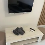 Ini Solid House Butoaie شقة