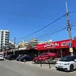 Ini Solid House Butoaie * مامايا