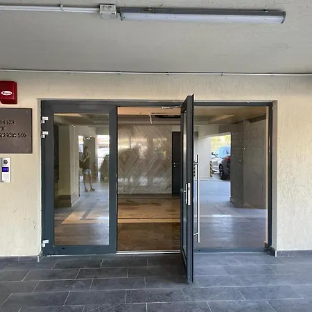 Ini Solid House Butoaie Apartment *