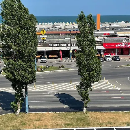 Ini Solid House Butoaie Apartment *