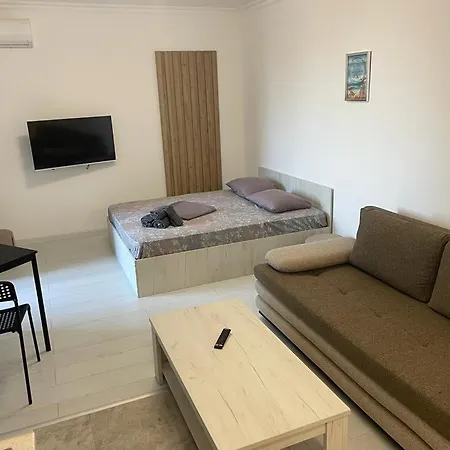 Ini Solid House Butoaie * Мамая