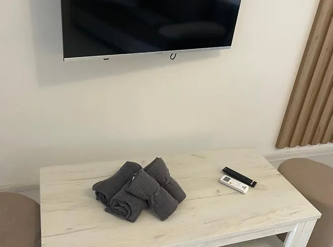 Ini Solid House Butoaie Apartment