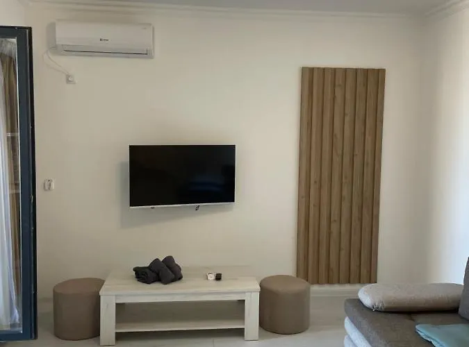 Ini Solid House Butoaie Apartment *