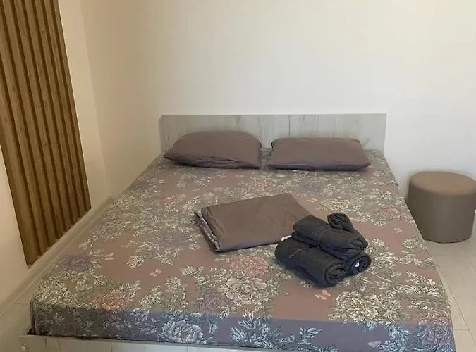 Ini Solid House Butoaie Mamaia