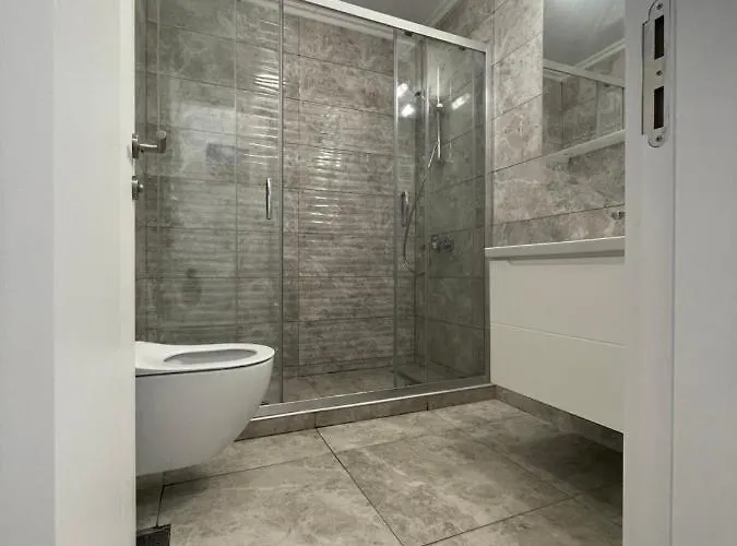 Ini Solid House Butoaie Apartment *