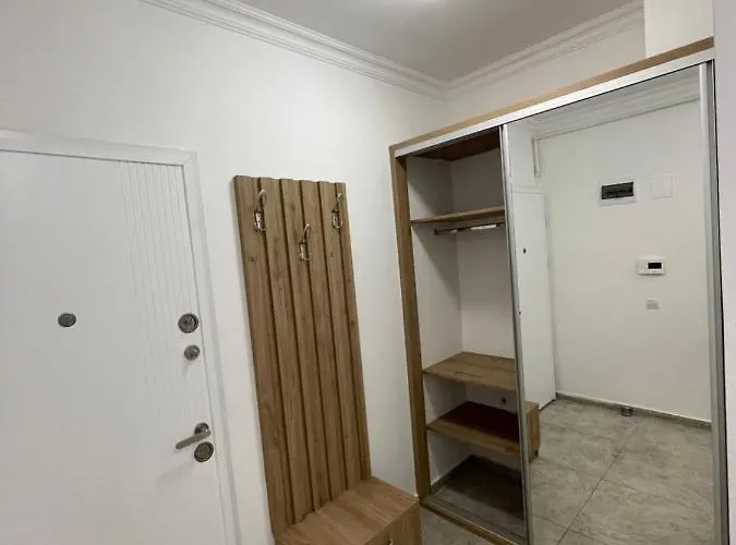 Ini Solid House Butoaie Apartment *