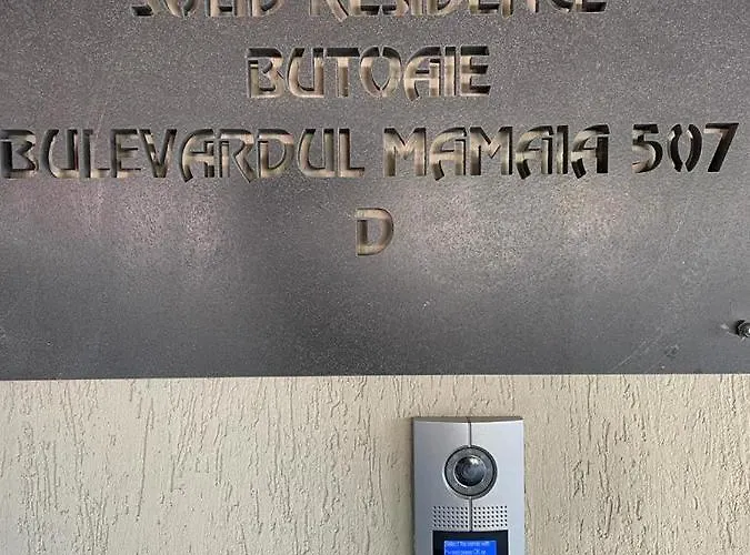 Apartment Ini Solid House Butoaie