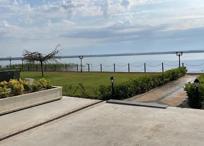 Ini Solid House Butoaie Apartment *